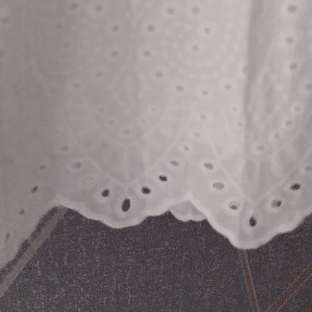 Eyelet white dress.Size XL - Picture 9 of 9